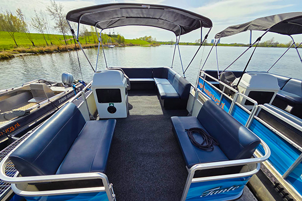 Tante-Tiel-Loungeboot-BudgetBoats-Limburg
