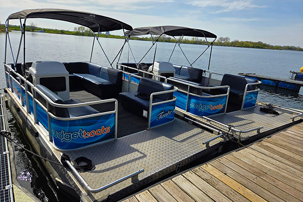 Tante-Truus-Tante-Tiel-Loungeboot-BudgetBoats